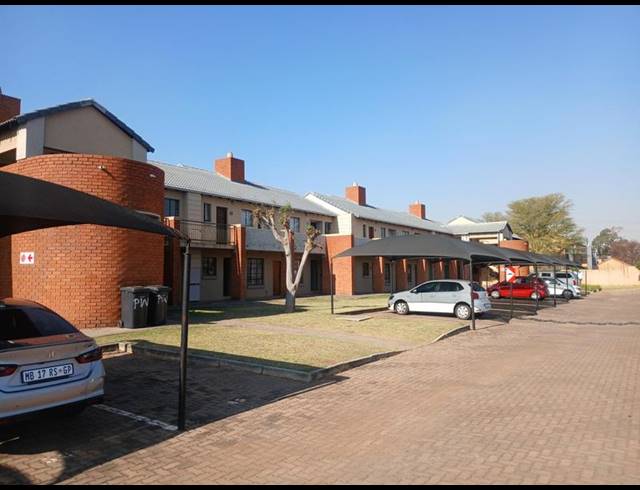 1 BEDROOM APARTMENT FOR SALE IN THE ORCHARDS
